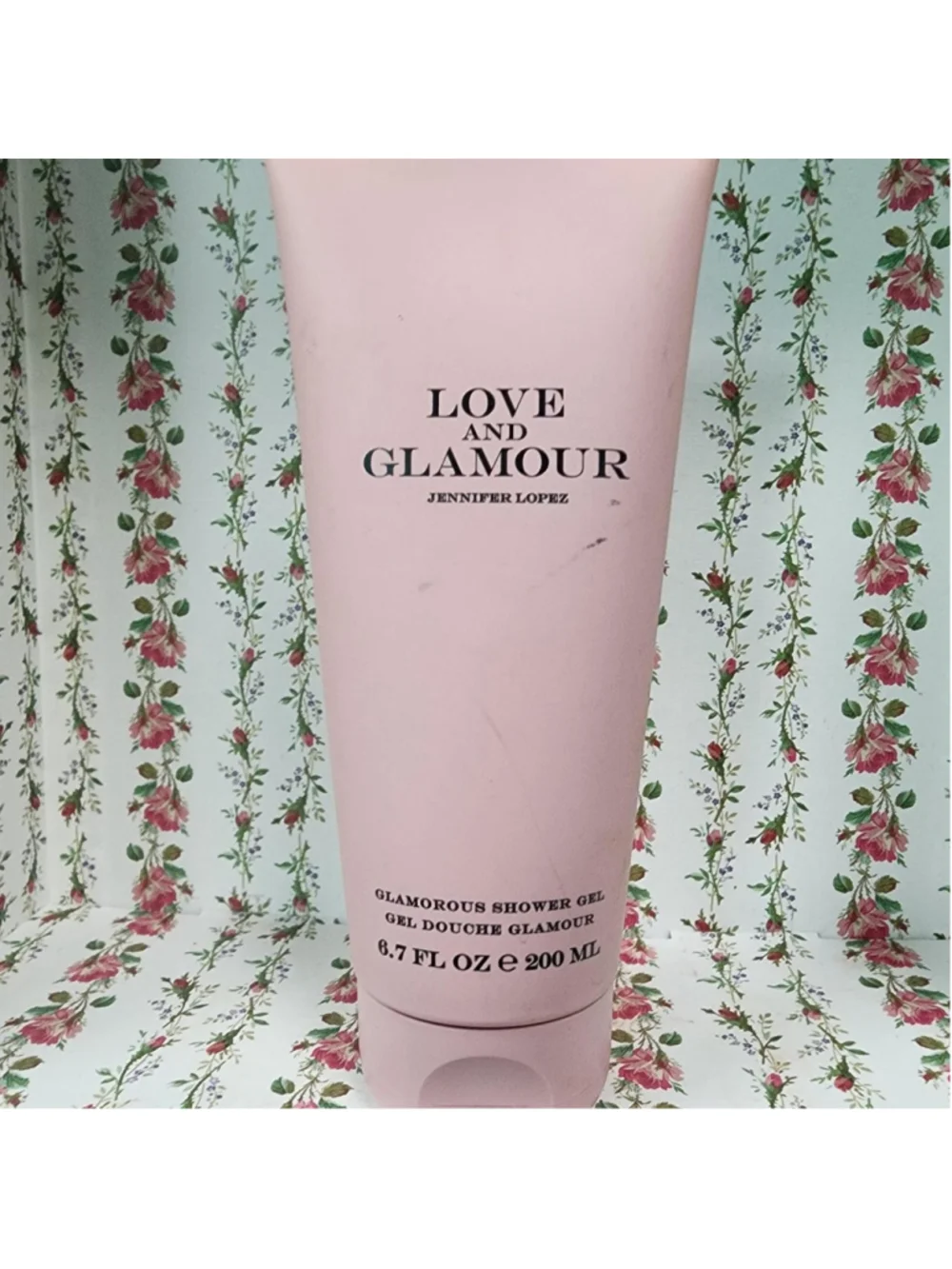 Jennifer Lopez Love and Glamour shower gel in pink & purple #glamour #jlo
